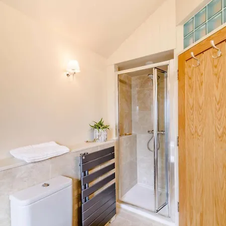 2 Bed In York Oc-81551 بيت خشبي *