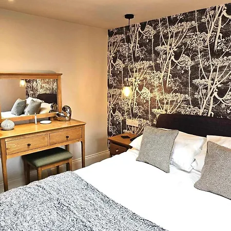 度假居 2 Bed In 81551